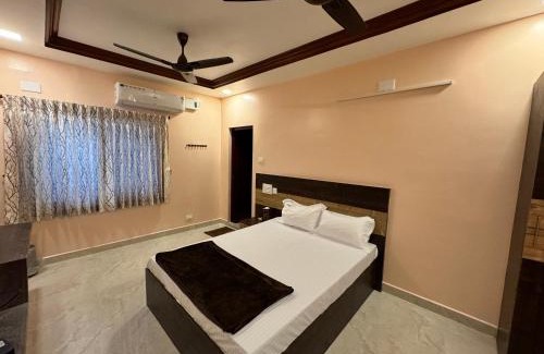 Tiruchengode Cabin | Budget-Friendly Stay at Sakthimurugan Residency with Breakfast