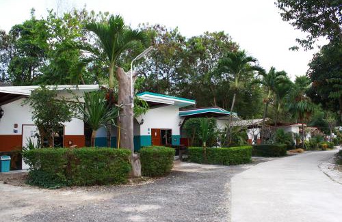 Wang Saphung House | Discover Sakul Plang Resort: Pet-Friendly Getaway Awaits