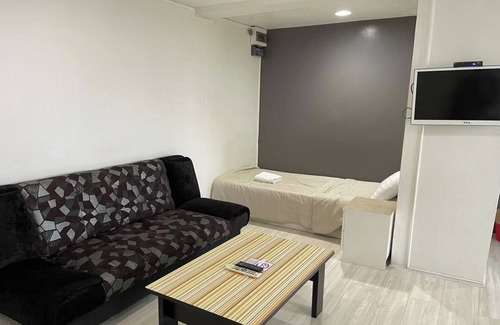Bang Na Hotel | Budget-Friendly Stay at Sakun Place with Great Amenities