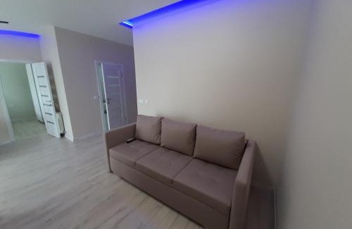 Uzhhorod Apartment | Top-Rated Sakura Apartment: Pet & Child Friendly Retreat