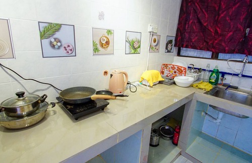 Batu Ferringhi Apartment | Discover Sakura Home: Family-Friendly Retreat in Batu Ferringhi