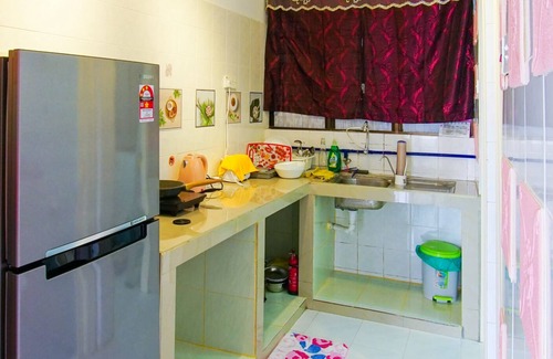 Batu Ferringhi Condo | Family-Friendly Sakura Home with Pool Near Batu Ferringhi