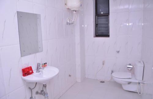 Bodh Gaya Hotel | Budget-Friendly Sakura House with Family Dining & Breakfast