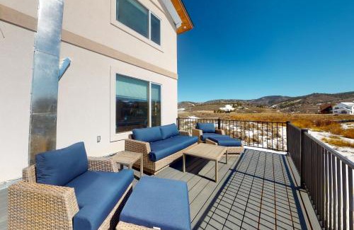 Tabernash House | Experience Family Comfort at Sakura House Hotel