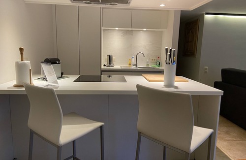 Bossut-Gottechain Apartment | Family-Friendly Sakura Lodging with Pool & Breakfast