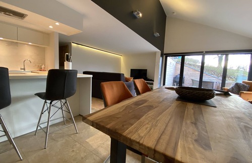 Bossut-Gottechain Apartment | Family-Friendly Sakura Lodging with Pool & Breakfast