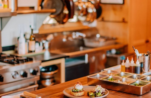Hood River Bed & Breakfast | Discover Sakura Ridge: 5-Star Retreat with Gourmet Dining