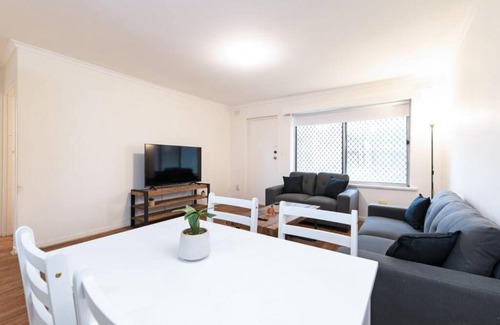 Salisbury Apartment | Budget-Friendly Airbnb with Family Amenities in Town