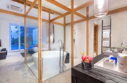 Ayutthaya Hotel | Exceptional Sala Ayutthaya: Pool, Spa & Family-Friendly