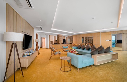 Tuy Hoa Hotel | Experience Sala Grand Tuy Hoa Hotel: 5-Star Ocean Retreat