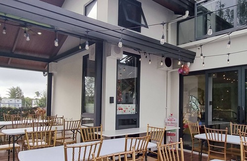 Tagaytay Resort | Salablanca Tagaytay Brand New Luxury Home with plush beds balcony & home theater