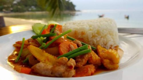 Ko Pha-ngan Cabin | Experience Oceanfront Bliss at Salad Hut - 4 Star Retreat
