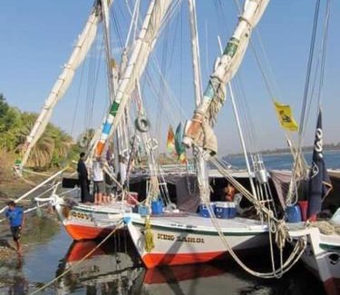 Aswan Boat Rental | Family-Friendly Dining at Salah El Din Restaurant on the Nile