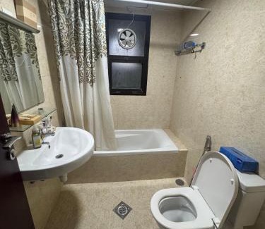 Deira House | Top-Rated Salahuddin Metro Home Stay - Pet & Child Friendly