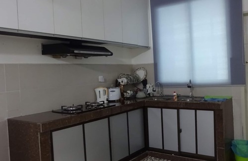 Bandar Sri Sendayan House | Family-Friendly Salam Homestay d'Sendayan with Dining Options