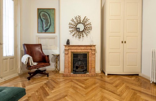 Justicia Apartment | Discover Salamanca VI: Pet-Friendly and Wheelchair Accessible