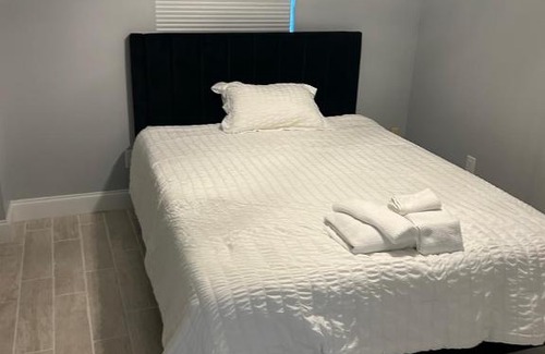 Lehigh Acres House | Experience Salco's Sugar Shack: Pet-Friendly Retreat!