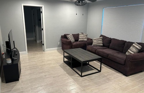 Lehigh Acres House | Experience Salco's Sugar Shack: Pet-Friendly Retreat!