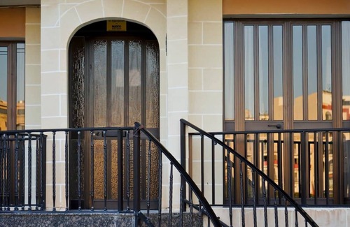 Qawra Condo | Child-Friendly 2BR Condo - Guest Rated Perfectly at 10/10