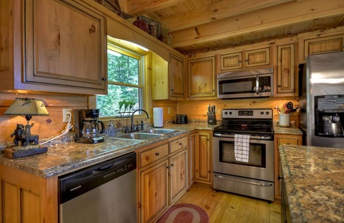 Blue Ridge Cabin | Unforgettable Getaway: Scenic Views & Hot Tub Near Blue Ridge