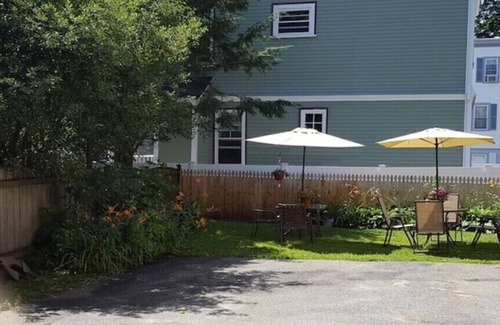 Beverly Apartment | Ideal Salem/Beverly Getaway for Summer Fun and Relaxation
