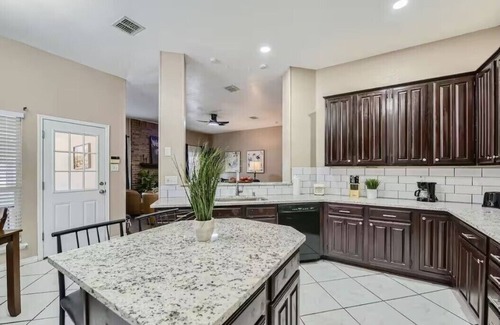 Grand Prairie House | Salem Home in Grand Prairie
