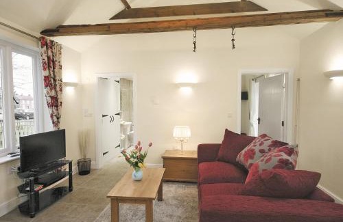 Wainfleet All Saints House | Family-Friendly Salem View with Hot Tub & 9/10 Guest Rating