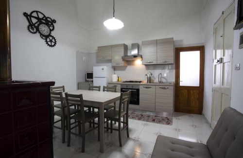 Aradeo House | Discover Family-Friendly Comfort at Salento Home