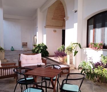 Galugnano Bed & Breakfast | Discover Salento: Il Giardino in Piazza with Hot Tub & More