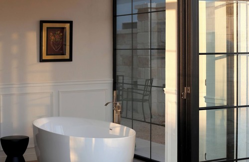 San Pietro in Bevagna Bed & Breakfast | Discover Salento Winery Lodge: Ocean View with Pool Access