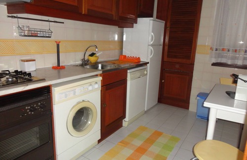 Salgados Apartment | Discover Salgados Beach: Family-Friendly 1 + 1 Apartment