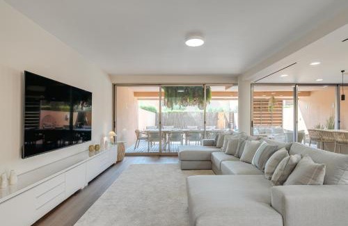 Salgados Villa | Salgados Premium Beach Villa by DA'Home