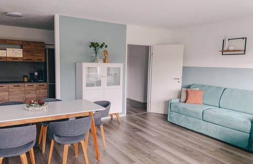 Jakobshof Apartment | Discover Sali Bayreuth: Cozy 3-Room Apartment with Balconies