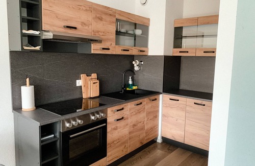 Jakobshof Apartment | Discover Sali Bayreuth: Cozy 3-Room Apartment with Balconies