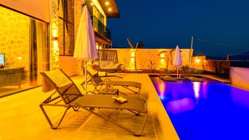 Faralya Villa | Relaxing 2 Bedroom Retreat with Jacuzzi in Kalkan Çayköy