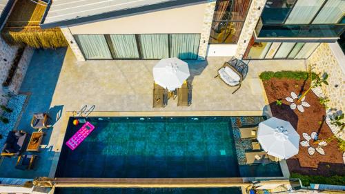 Faralya Villa | Relaxing 2 Bedroom Retreat with Jacuzzi in Kalkan Çayköy