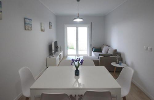 Costa Nova do Prado Apartment | Oceanfront Salinas Beach House - T3 Apartment in Costa Nova