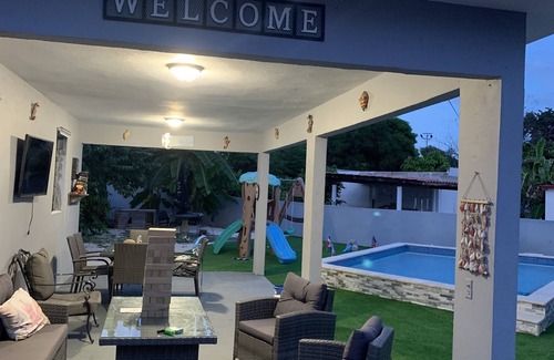 Felicia I House | Exquisite Salinas Blue House: Beachfront with Private Pool