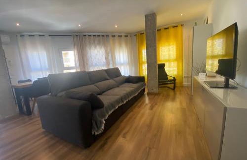 Explanada de la Estacion Apartment | Top-Rated Family Retreat at Salitre 51 Home Málaga II