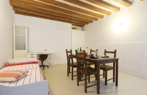 Castello Apartment | Explore Mario Apartment Biennale: Guest Rated 7/10