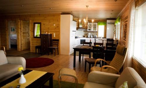 Langelmaki House | Tranquil Salkolahti Lomamökit with Private Beach Access