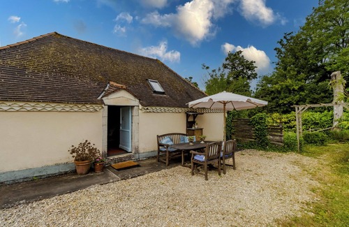 La Boissiere-d’Ans House | Salle de Musique – Holiday Home with Hillside Views and Pool