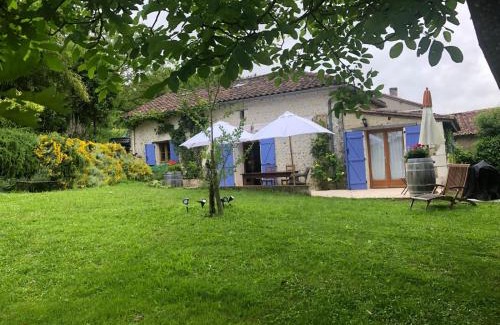 Salles-Lavalette House | Discover Salles Lavalette: Family-Friendly & Pet Welcoming