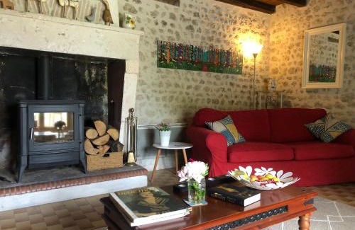 Salles-Lavalette House | Discover Salles Lavalette: Family-Friendly & Pet Welcoming