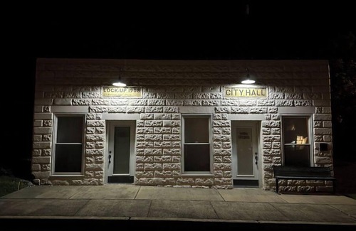 Sallisaw Apartment | Family-Friendly Getaway at Sallisaw's Strawberry Dumpling
