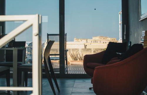 Senglea House | Discover Comfort at Sally Port Senglea with Kitchen Amenities