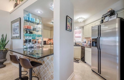 Lake Hamilton Condo | Explore Sally's Blue Pearl: Family-Friendly Retreat with Views