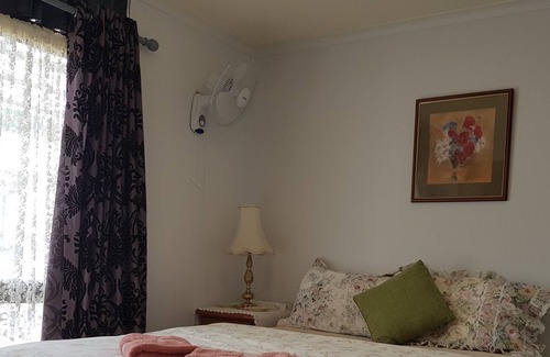 Kingscote Apartment | Pet-Friendly Retreat at Sally's in Kingscote