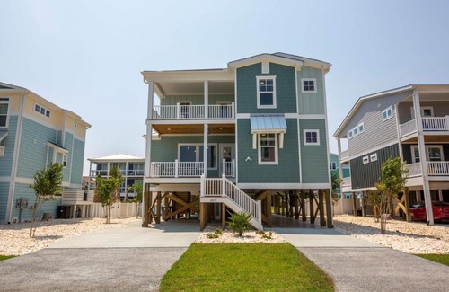 Yaupon Beach House | Relax at Sally's Sandcastle: Pool & Family-Friendly Stay