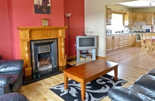 Donegal Cottage | Pet-Friendly Sallywood House: Ideal for Families in Donegal
